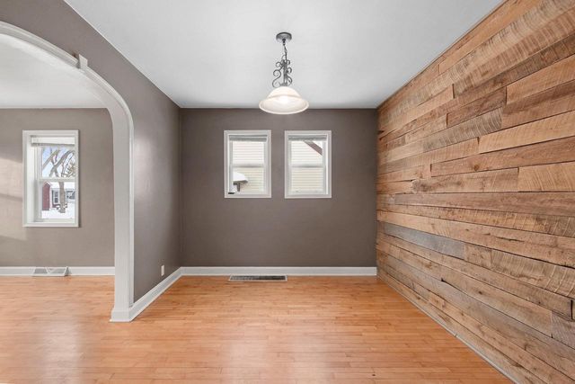 1604 N CLARK STREET, Appleton, WI 54911