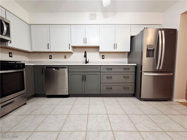 4187 Columbia Road 126, North Olmsted, OH 44070