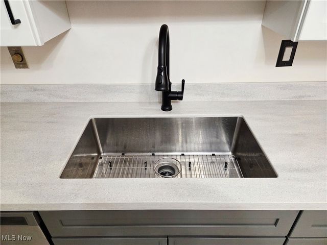 4187 Columbia Road 126, North Olmsted, OH 44070