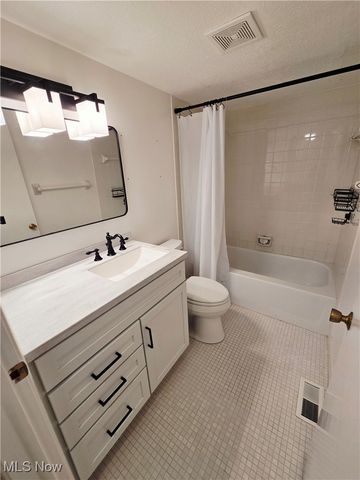 4187 Columbia Road 126, North Olmsted, OH 44070