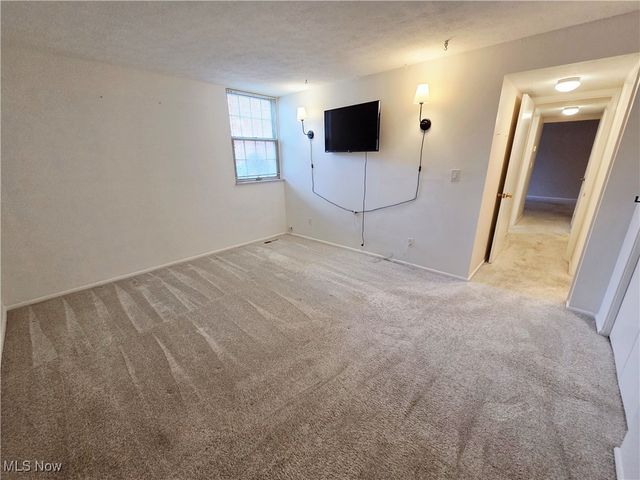 4187 Columbia Road 126, North Olmsted, OH 44070