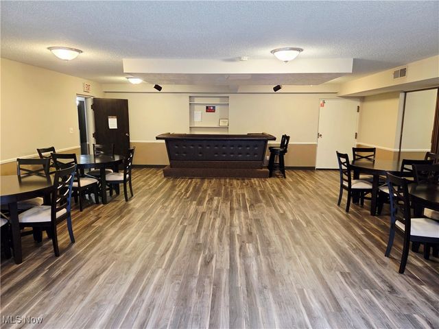 4187 Columbia Road 126, North Olmsted, OH 44070