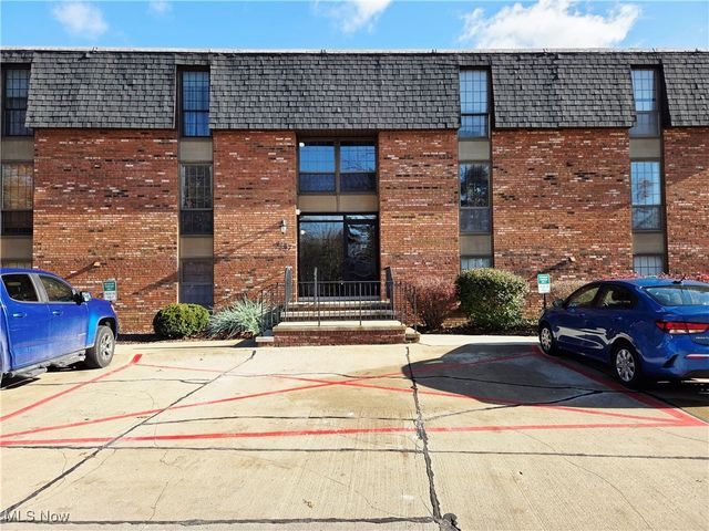 4187 Columbia Road 126, North Olmsted, OH 44070