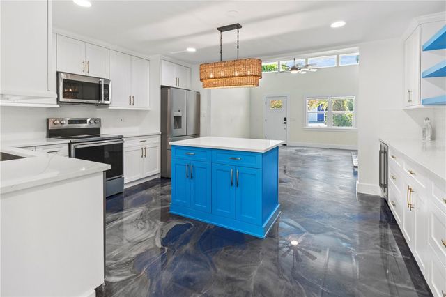 518 56TH STREET, Holmes Beach, FL 34217