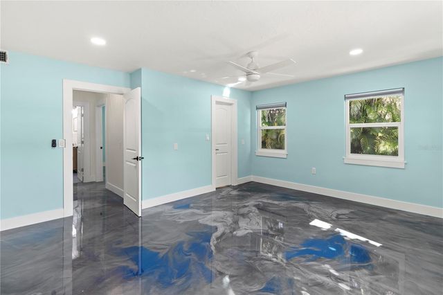 518 56TH STREET, Holmes Beach, FL 34217