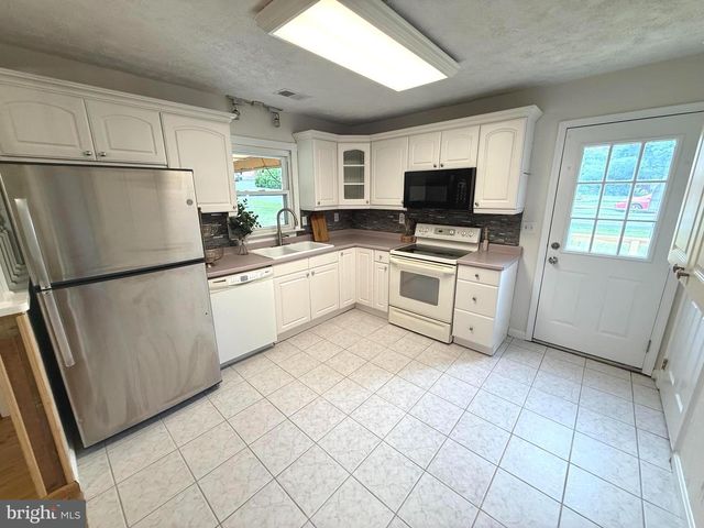 1418 SPRING AVE, Rosedale, MD 21237