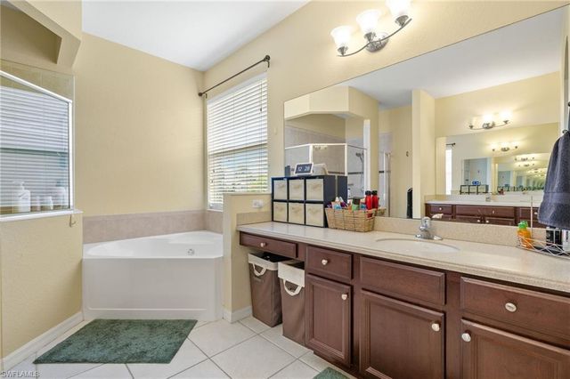2115 Grove DR, Naples, FL 34120