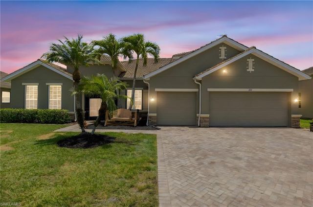 2115 Grove DR, Naples, FL 34120
