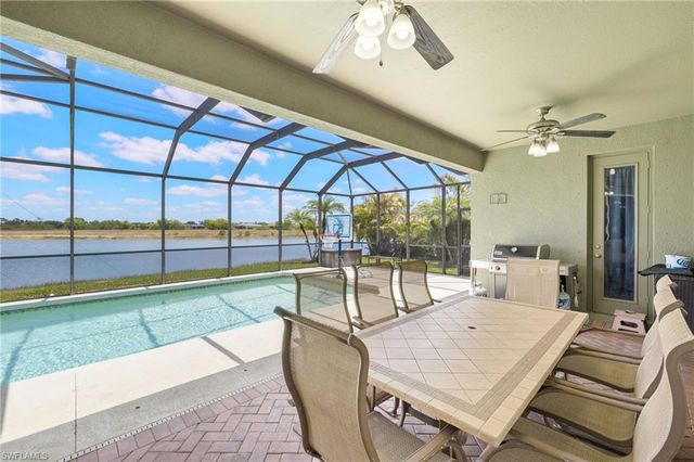 2115 Grove DR, Naples, FL 34120