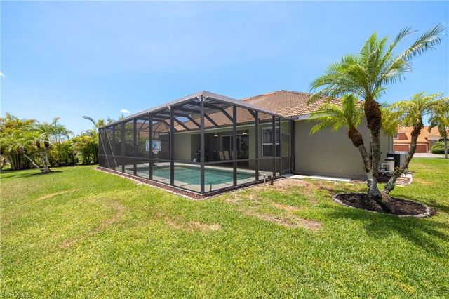 2115 Grove DR, Naples, FL 34120