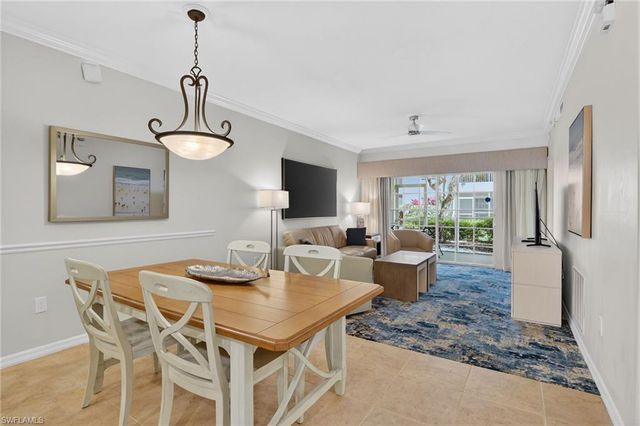 221 9th ST S 114, Naples, FL 34102