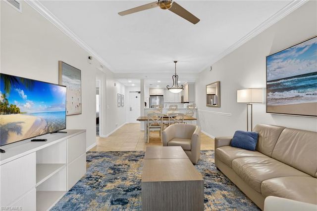 221 9th ST S 114, Naples, FL 34102