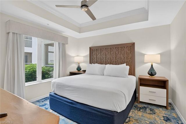 221 9th ST S 114, Naples, FL 34102