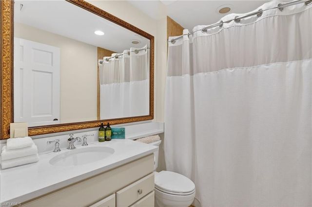 221 9th ST S 114, Naples, FL 34102