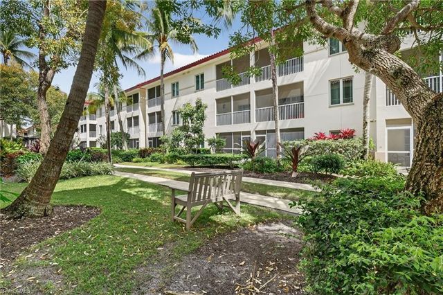 221 9th ST S 114, Naples, FL 34102