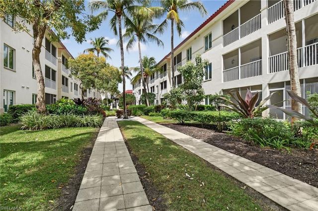 221 9th ST S 114, Naples, FL 34102