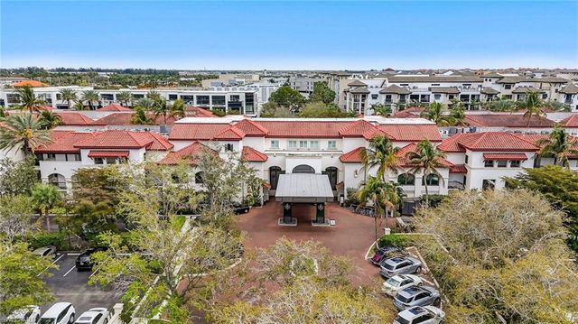 221 9th ST S 114, Naples, FL 34102