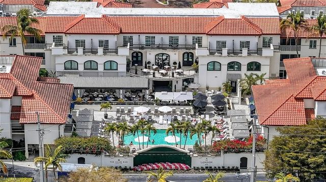 221 9th ST S 114, Naples, FL 34102