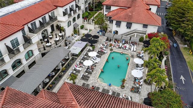 221 9th ST S 114, Naples, FL 34102