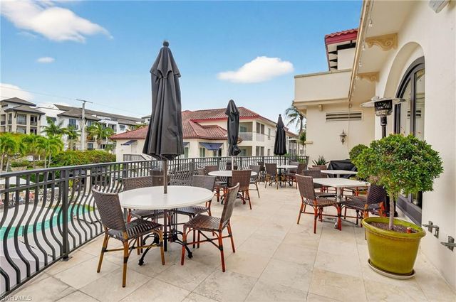 221 9th ST S 114, Naples, FL 34102