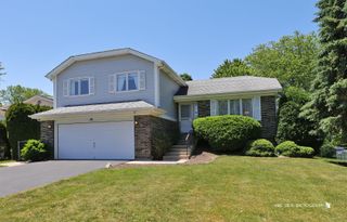 16 S Emerald Avenue, Mundelein, IL 60060