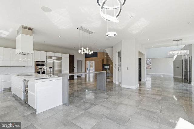 6600 RESERVES HILL CT, Annandale, VA 22003