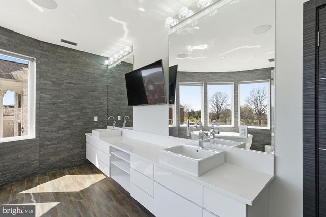 6600 RESERVES HILL CT, Annandale, VA 22003