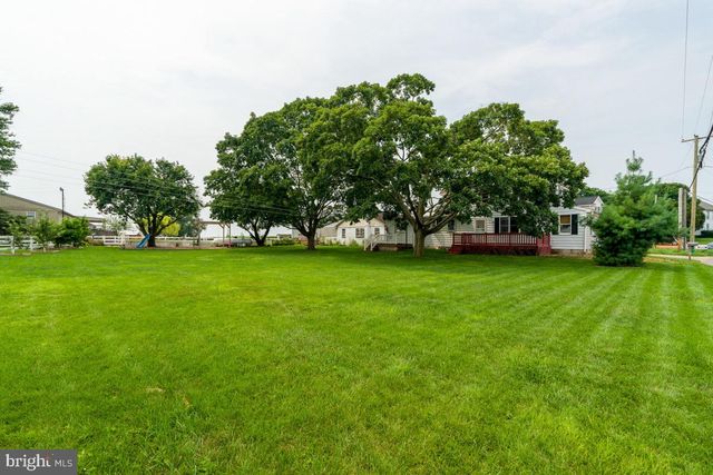 48 HATVILLE RD, Gordonville, PA 17529