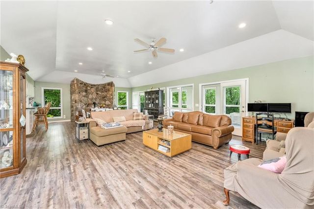 931,935 Don Bare Road, Jefferson, NC 28640