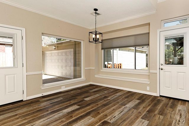 6 Thornbush Place, The Woodlands, TX 77381