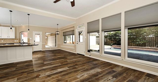 6 Thornbush Place, The Woodlands, TX 77381