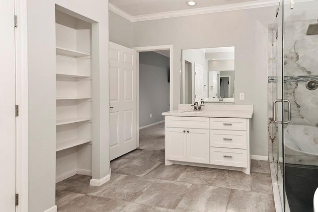 6 Thornbush Place, The Woodlands, TX 77381