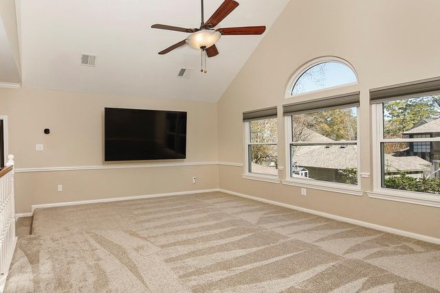 6 Thornbush Place, The Woodlands, TX 77381