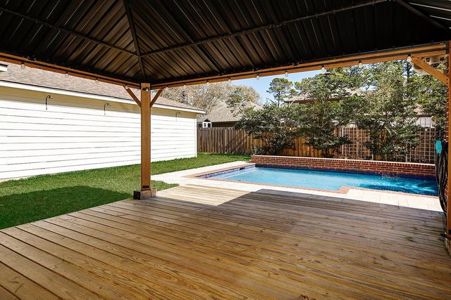 6 Thornbush Place, The Woodlands, TX 77381