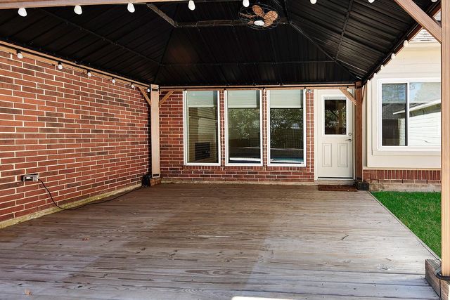 6 Thornbush Place, The Woodlands, TX 77381