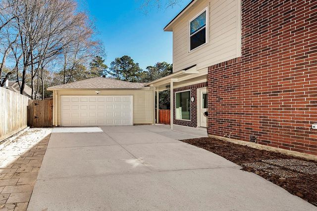 6 Thornbush Place, The Woodlands, TX 77381