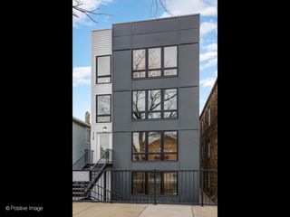 2122 W 18th Place 2, Chicago, IL 60608