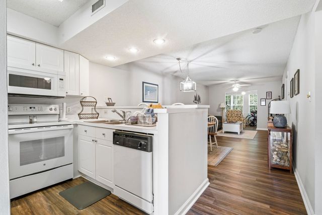 128 Egret Run Ln Unit 423, Pawleys Island, SC 29585