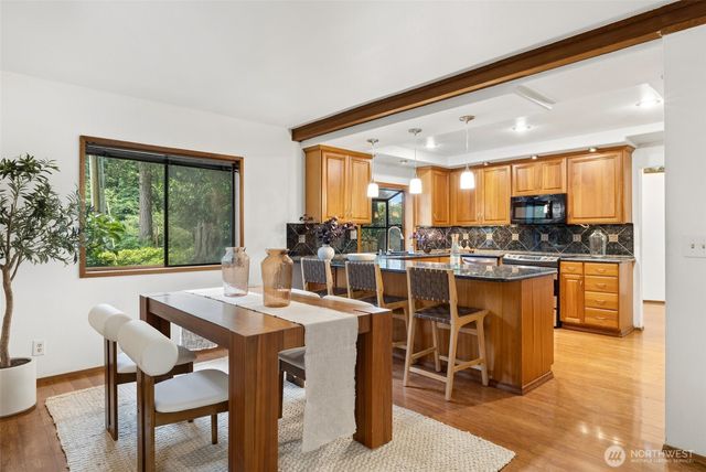 23006 35th Avenue W, Brier, WA 98036