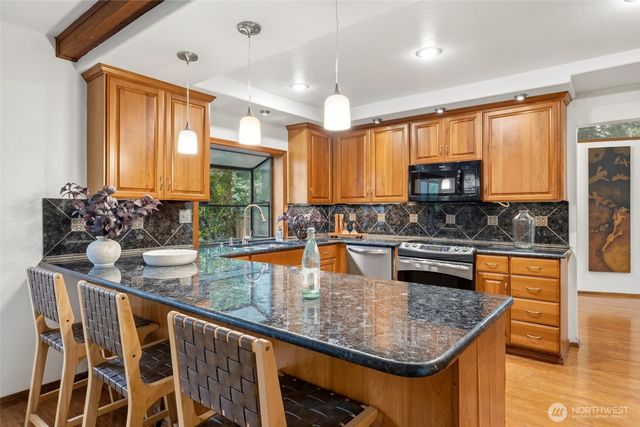 23006 35th Avenue W, Brier, WA 98036