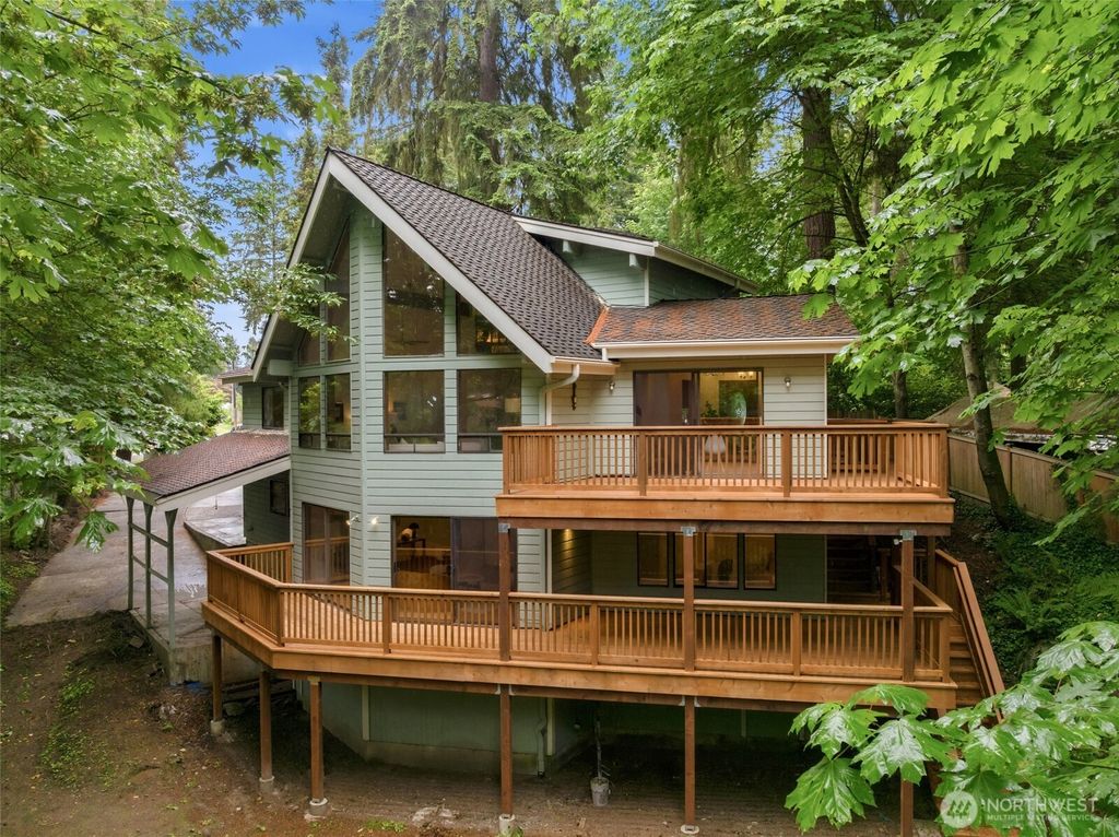 23006 35th Avenue W, Brier, WA 98036