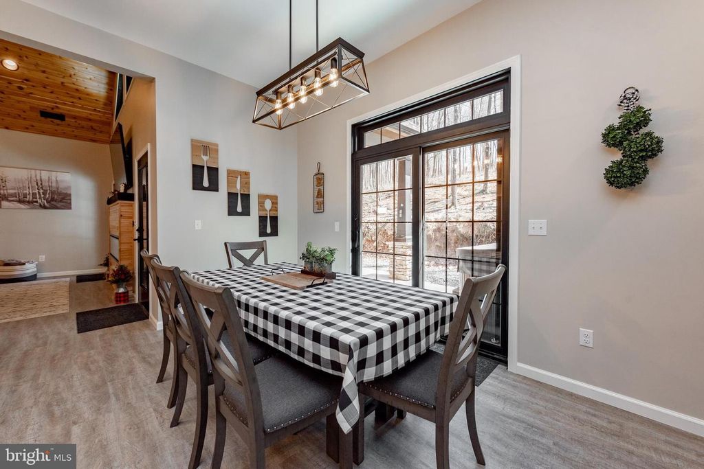 Image 10 of property listing at 220 BILTMORE VW, Mc Henry, MD 21541