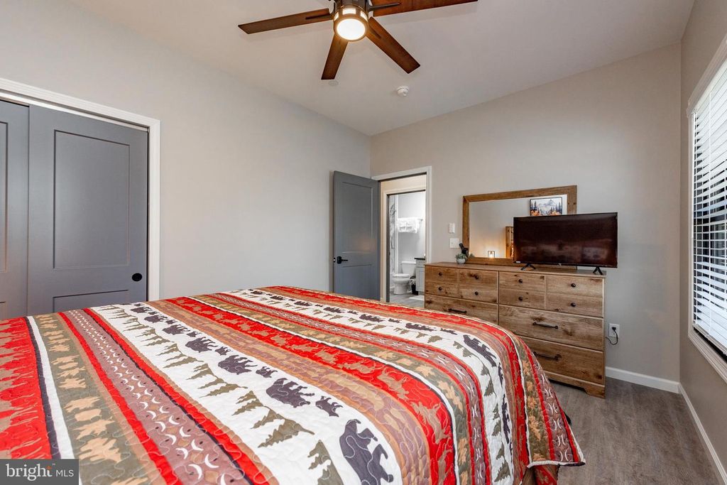 Image 25 of property listing at 220 BILTMORE VW, Mc Henry, MD 21541