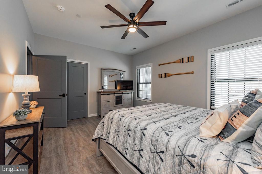 Image 29 of property listing at 220 BILTMORE VW, Mc Henry, MD 21541