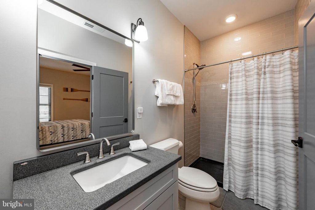 Image 31 of property listing at 220 BILTMORE VW, Mc Henry, MD 21541