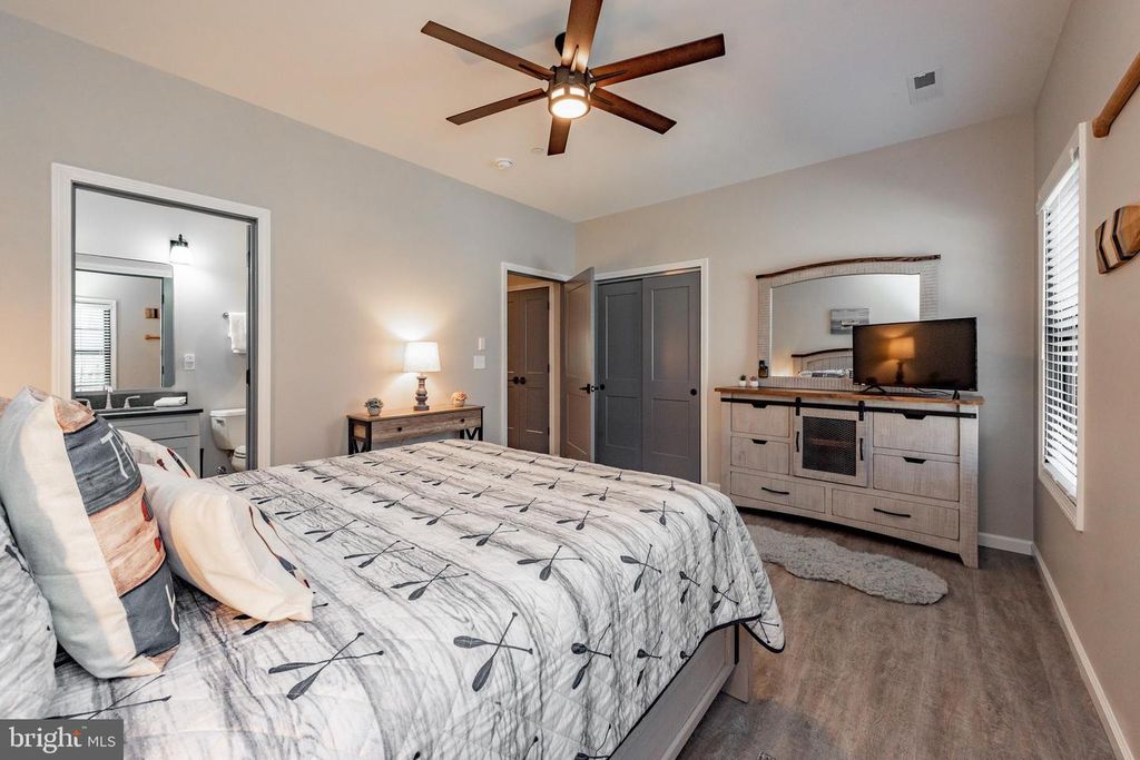 Image 32 of property listing at 220 BILTMORE VW, Mc Henry, MD 21541