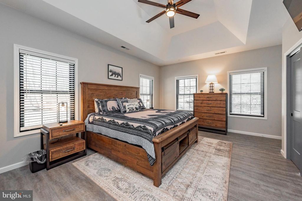 Image 33 of property listing at 220 BILTMORE VW, Mc Henry, MD 21541