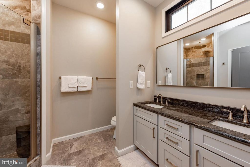 Image 36 of property listing at 220 BILTMORE VW, Mc Henry, MD 21541