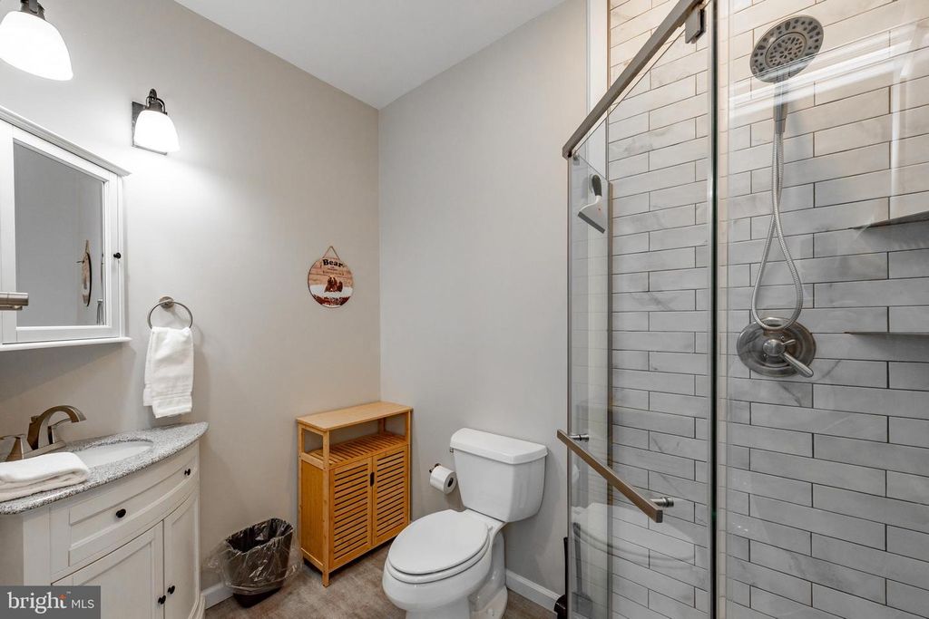 Image 42 of property listing at 220 BILTMORE VW, Mc Henry, MD 21541