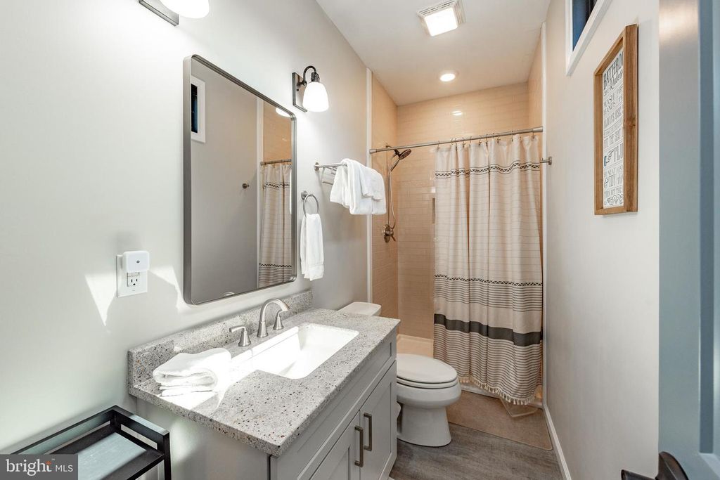 Image 47 of property listing at 220 BILTMORE VW, Mc Henry, MD 21541
